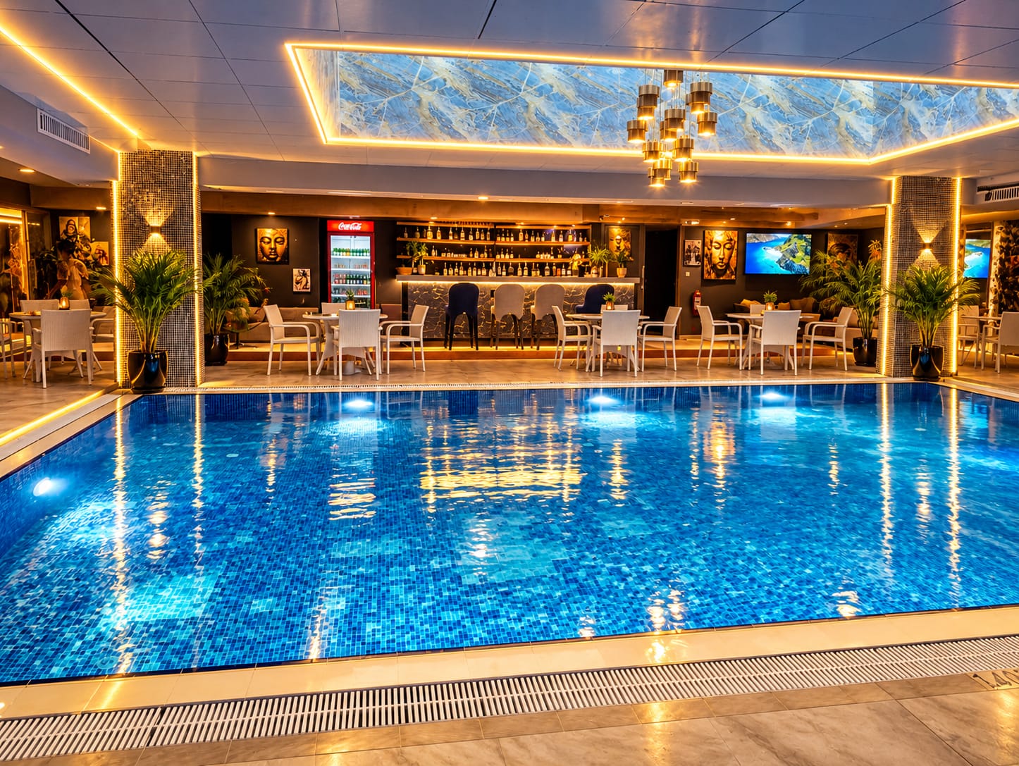 Karaca Gold Spa havuz ve dinlenme alanı